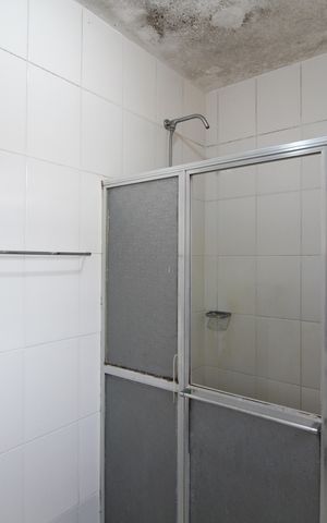 Casa à venda com 500m², 4 quartos e 4 vagasSuíte 1 - Banheiro
