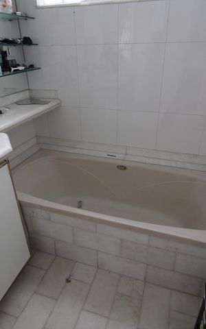 Casa à venda com 500m², 4 quartos e 4 vagasSuíte 3 - Banheiro