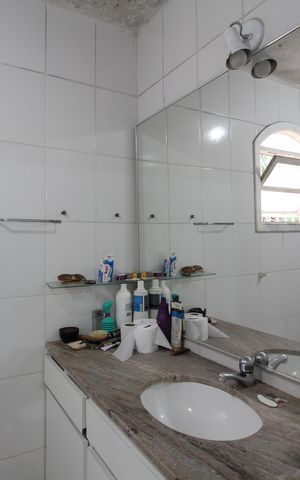 Casa à venda com 500m², 4 quartos e 4 vagasSuíte 1 - Banheiro