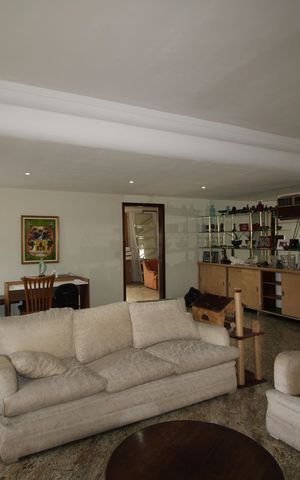 Casa à venda com 500m², 4 quartos e 4 vagasSala 1