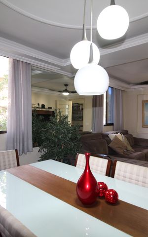 Casa de condomínio à venda com 141m², 4 quartos e 4 vagasSala