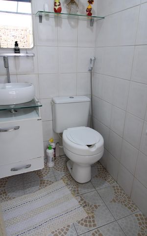 Casa de condomínio à venda com 141m², 4 quartos e 4 vagasLavabo