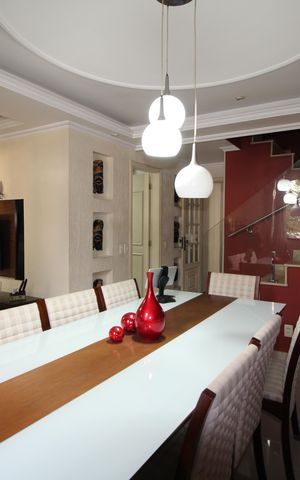 Casa de condomínio à venda com 141m², 4 quartos e 4 vagasSala