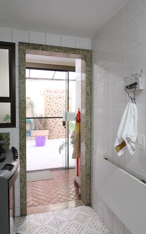 Casa de condomínio à venda com 141m², 4 quartos e 4 vagasCozinha