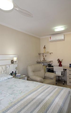 Casa de condomínio à venda com 141m², 4 quartos e 4 vagasQuarto 4 - Suíte