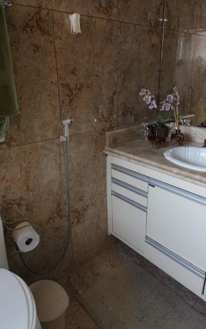 Casa de condomínio à venda com 141m², 4 quartos e 4 vagasQuarto 4 - Banheiro