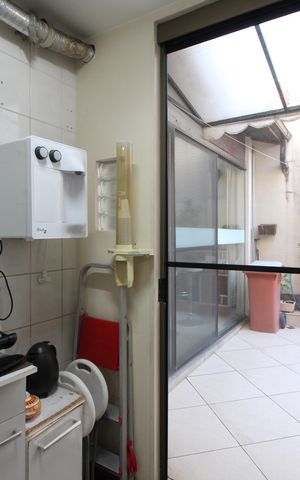 Casa de condomínio à venda com 141m², 4 quartos e 4 vagasÁrea de Serviço
