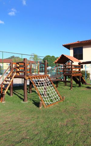 Casa de condomínio à venda com 141m², 4 quartos e 4 vagasPlayground