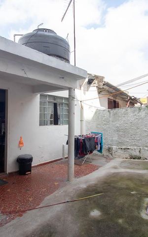 Casa à venda com 244m², 5 quartos e 4 vagasQuintal