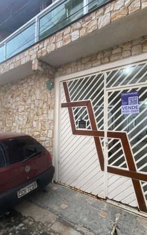 Casa à venda com 220m², 3 quartos e 1 vaga Casa à venda com 220m², 3 quartos e 1 vagaPlaca