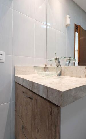 Casa à venda com 200m², 3 quartos e 5 vagasBanheiro