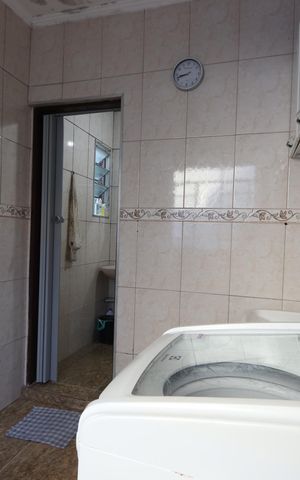 Casa à venda com 330m², 6 quartos e 8 vagasLavanderia - Casa 1