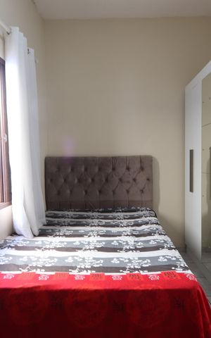 Casa à venda com 330m², 6 quartos e 8 vagasQuarto - Casa 1
