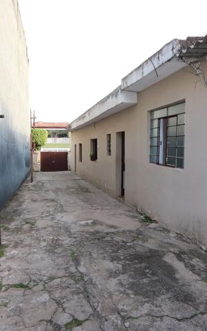 Casa à venda com 330m², 6 quartos e 8 vagasQuintal/Garagem