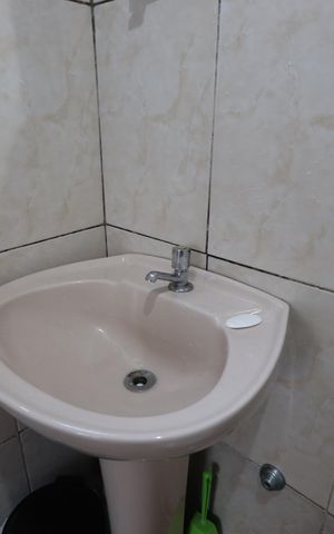 Casa à venda com 330m², 6 quartos e 8 vagasBanheiro - Casa 1