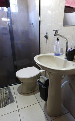 Casa à venda com 330m², 6 quartos e 8 vagasBanheiro - Casa 3