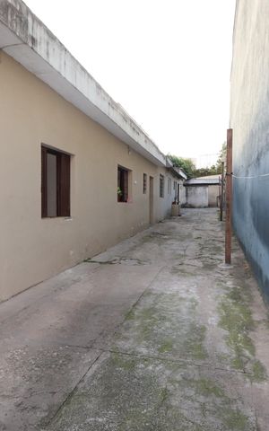 Casa à venda com 330m², 6 quartos e 8 vagasQuintal/Garagem