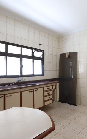 Casa à venda com 205m², 3 quartos e 2 vagasCozinha