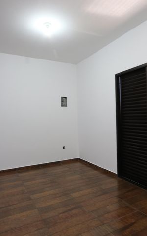 Casa à venda com 205m², 3 quartos e 2 vagasSuíte