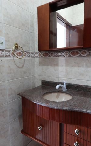 Casa à venda com 205m², 3 quartos e 2 vagasBanheiro da Suíte