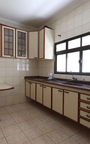 Casa à venda com 205m², 3 quartos e 2 vagasCozinha