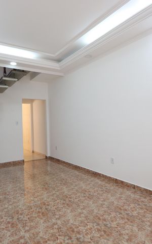 Casa à venda com 205m², 3 quartos e 2 vagasSala