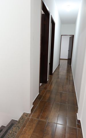 Casa à venda com 205m², 3 quartos e 2 vagasCorredor