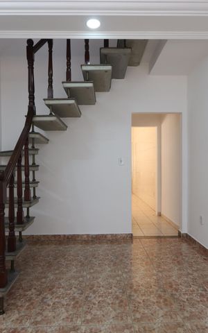 Casa à venda com 205m², 3 quartos e 2 vagasSala