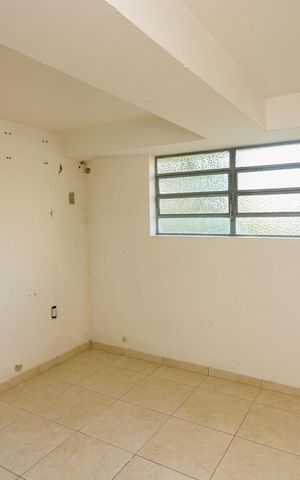 Casa à venda com 500m², 4 quartos e 4 vagas Casa à venda com 500m², 4 quartos e 4 vagasQuarto de Serviço