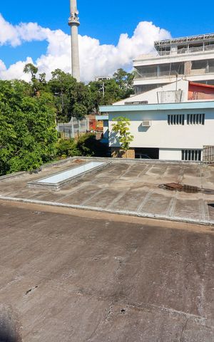 Casa à venda com 500m², 4 quartos e 4 vagas Casa à venda com 500m², 4 quartos e 4 vagasTerraço