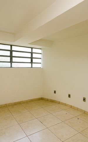 Casa à venda com 500m², 4 quartos e 4 vagas Casa à venda com 500m², 4 quartos e 4 vagasQuarto de Serviço