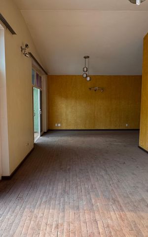 Casa à venda com 252m², 3 quartos e 4 vagas Casa à venda com 252m², 3 quartos e 4 vagasSala