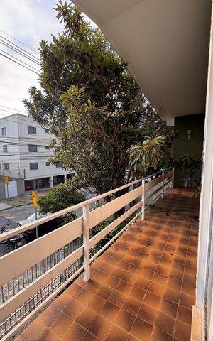 Casa à venda com 252m², 3 quartos e 4 vagas Casa à venda com 252m², 3 quartos e 4 vagasSacada