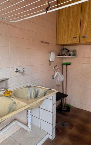 Casa à venda com 252m², 3 quartos e 4 vagas Casa à venda com 252m², 3 quartos e 4 vagasÁrea de Serviço