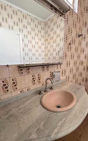 Casa à venda com 252m², 3 quartos e 4 vagas Casa à venda com 252m², 3 quartos e 4 vagasBanheiro Social