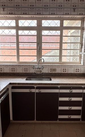Casa à venda com 252m², 3 quartos e 4 vagas Casa à venda com 252m², 3 quartos e 4 vagasCozinha