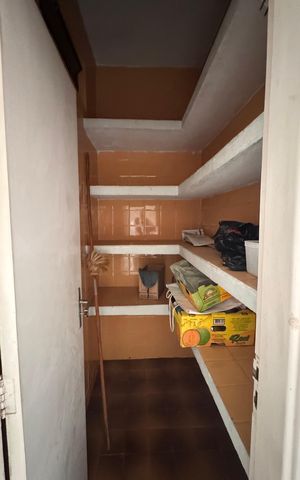Casa à venda com 252m², 3 quartos e 4 vagas Casa à venda com 252m², 3 quartos e 4 vagasDespensa