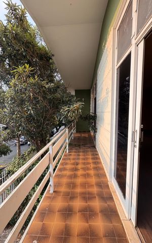 Casa à venda com 252m², 3 quartos e 4 vagas Casa à venda com 252m², 3 quartos e 4 vagasSacada