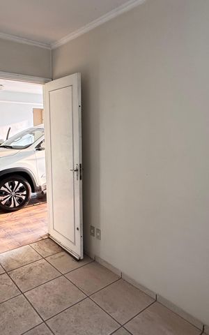 Casa à venda com 252m², 3 quartos e 4 vagas Casa à venda com 252m², 3 quartos e 4 vagasSala - Casa de baixo
