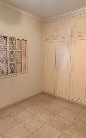 Casa à venda com 252m², 3 quartos e 4 vagas Casa à venda com 252m², 3 quartos e 4 vagasSuíte