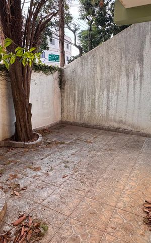Casa à venda com 252m², 3 quartos e 4 vagas Casa à venda com 252m², 3 quartos e 4 vagasQuintal - Casa de baixo