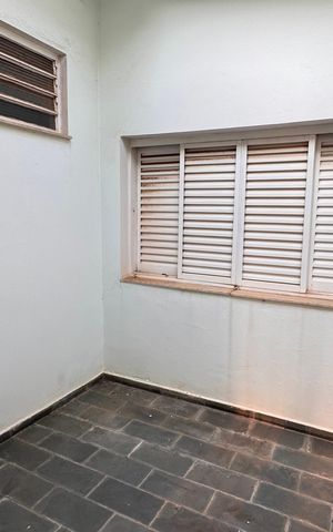 Casa à venda com 252m², 3 quartos e 4 vagas Casa à venda com 252m², 3 quartos e 4 vagasÁrea externa