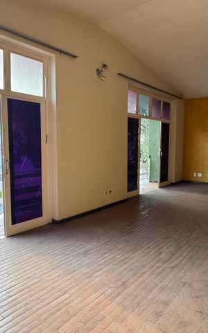 Casa à venda com 252m², 3 quartos e 4 vagas Casa à venda com 252m², 3 quartos e 4 vagasSala