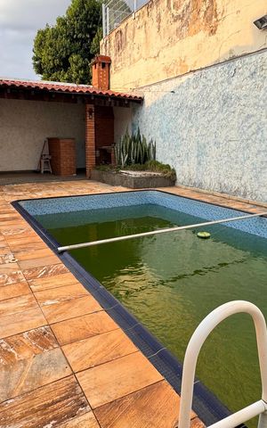 Casa à venda com 252m², 3 quartos e 4 vagas Casa à venda com 252m², 3 quartos e 4 vagasPiscina