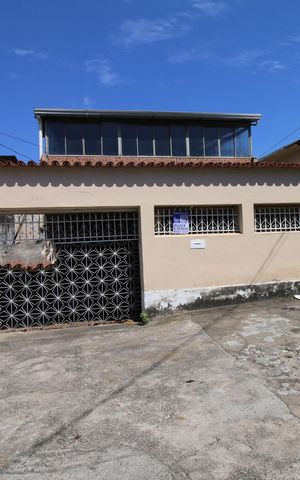 Casa à venda com 360m², 4 quartos e 3 vagasFachada da casa