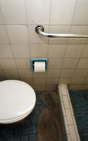 Casa à venda com 360m², 4 quartos e 3 vagasBanheiro Social 2