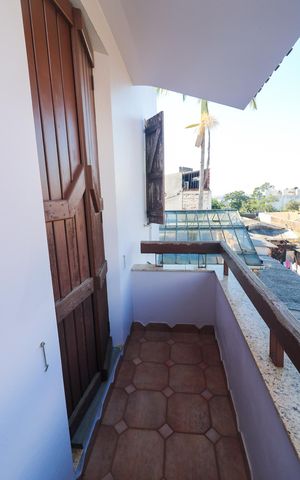 Casa à venda com 650m², 4 quartos e 7 vagas Casa à venda com 650m², 4 quartos e 7 vagasSacada do Quarto 1