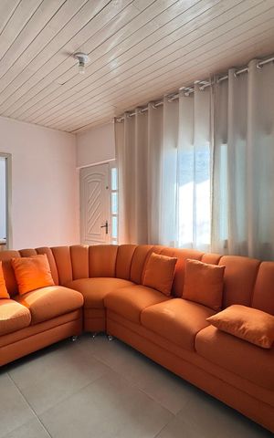Casa à venda com 102m², 2 quartos e 1 vaga Casa à venda com 102m², 2 quartos e 1 vagaSala