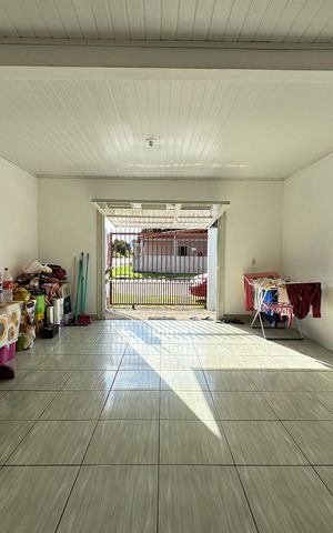 Casa à venda com 102m², 2 quartos e 1 vaga Casa à venda com 102m², 2 quartos e 1 vagaGaragem
