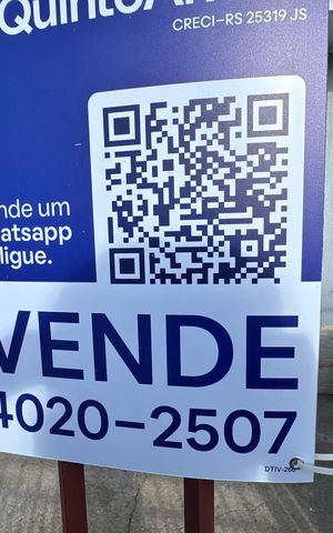 Casa à venda com 102m², 2 quartos e 1 vaga Casa à venda com 102m², 2 quartos e 1 vagaPlaquinha fachada